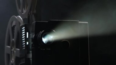 Film bir projektör gösterir. Yakın çekim