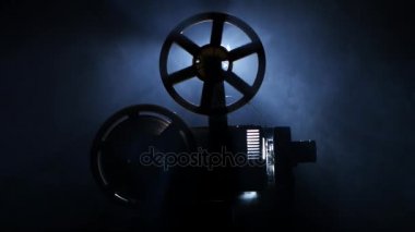 Eski vintage film projektör. Yan görünüm