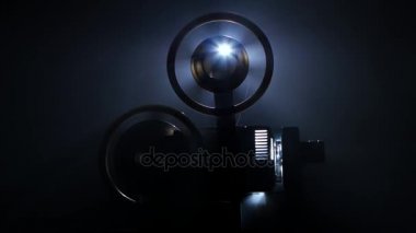 Kaseti film projektör geri sar. Arkadan aydınlatmalı