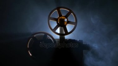 Dumanlı Studio çalışma projektör. Yan görünüm