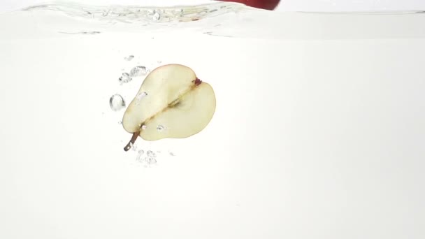 De helft van de pear.slow beweging — Stockvideo