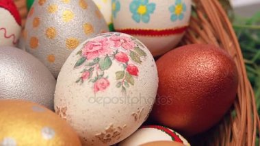 Sepetteki Paskalya yumurtaları