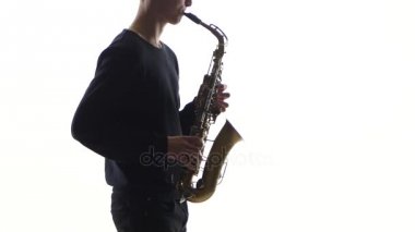 Saksafon genç müzisyen performansını yavaş müzik
