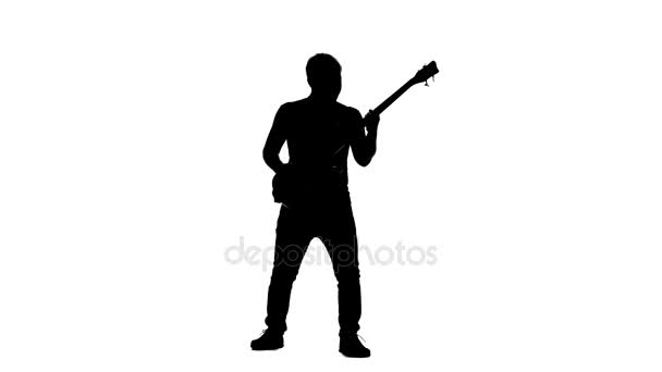 Silhouette bassista che suona in ginocchio. Alpha channel studio — Video Stock