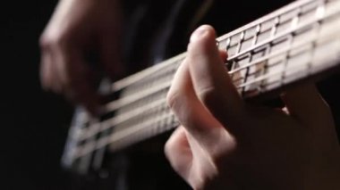 Bir gitar dizeleri yakın çekim