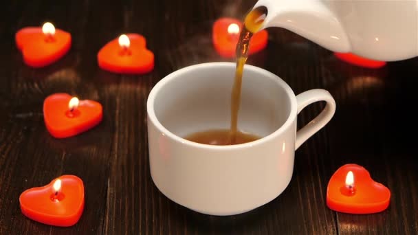 Aromatiskt kaffe på frukosten för en älskad. Närbild — Stockvideo