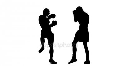 Siyah siluet. Kickboxers vücut tekme eğitilmiştir