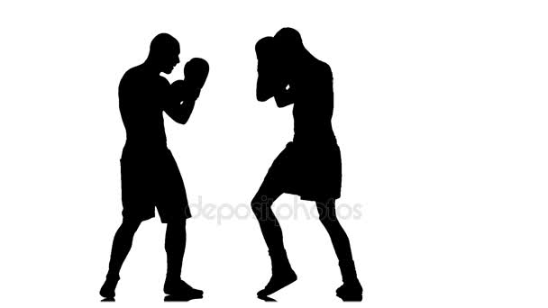 Golpe baixo num combate de boxe entre dois desportistas. Silhueta — Vídeo de Stock
