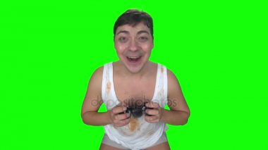 Gamepad oynayan adam uzun zaman duygusal yüz