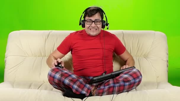 Gamer muito chateado perda no jogo de computador online. Movimento lento — Vídeo de Stock