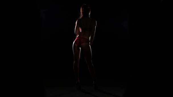 在红色内衣性感女士舞蹈 — 图库视频影像