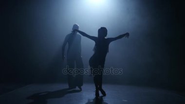 Duman arka plan. Jive, siluet çift balo salonu dans öğesinden