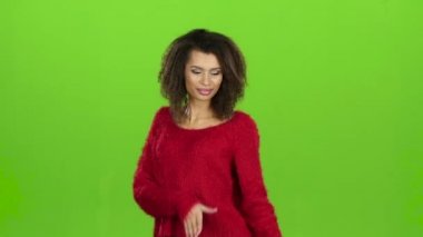 Afro Amerikan erkek yeşil ekranda yavaş dans seksi