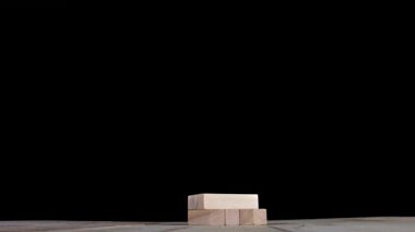Ahşap Kirişler bulmacalar bir uzun boylu kulede toplamak. Stop motion