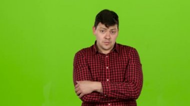 Kumarbaz games nedeniyle gergin ve endişeli. Yeşil ekran