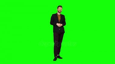 Adam espriler, o bıkkın değil, mutlu ve olumlu. Yeşil ekran