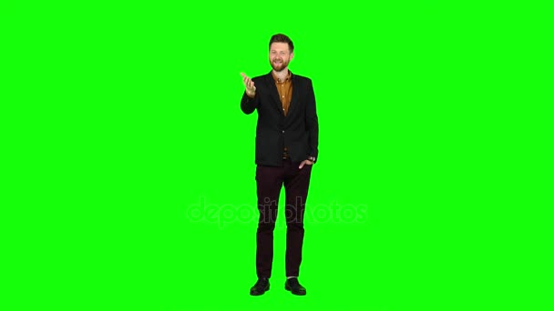 Der Mann im Anzug wurde wütend und begann laut zu schreien. Green Screen — Stockvideo