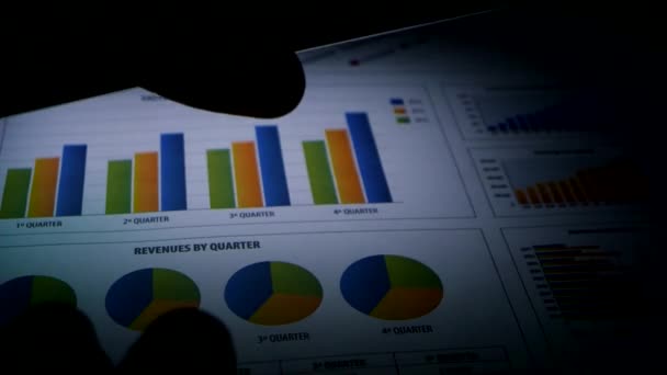 Caída de precios en el mercado de valores. Documentos e informes secretos — Vídeo de stock