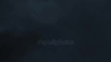 Animasyonlu arka plan fırtına puslu akşam gece gökyüzünde