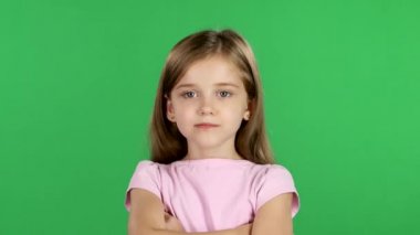 Çocuk ağır, sighs çok yoruldu. Yeşil ekran