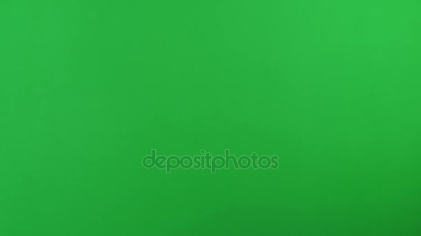 Saltos de bebé, emociones de felicidad y diversión. Pantalla verde. Movimiento lento — Vídeos de Stock