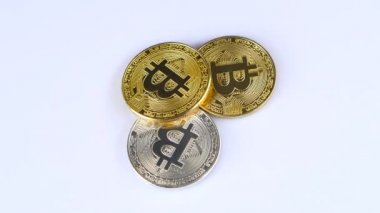 İplik bitcoins masaya