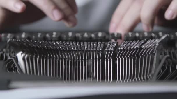 Schrijfmachine snel typen beweeglijkheid in typewriting — Stockvideo