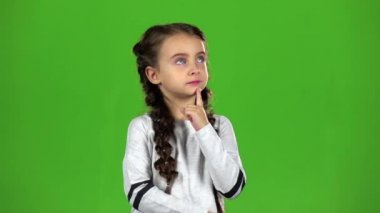 Fikir bebek başına gelir. Yeşil ekran. Ağır çekim