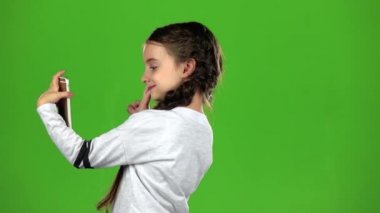 Çocuk selfie yok. Yeşil ekran. Ağır çekim