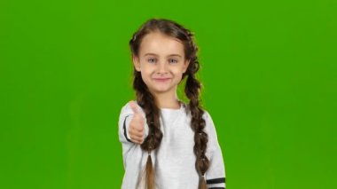 Kız bebek başparmak ortaya çıktı. Yeşil ekran