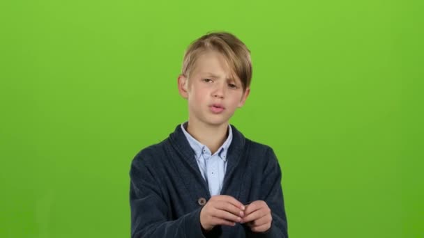 Dziecko mówi innym. Green sreen — Wideo stockowe
