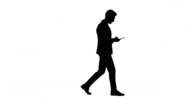 Adam işe yarayacak ve önemli mesajlar yazdırır. Beyaz arka plan. Siluet. Yan görünüm