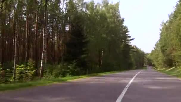 Larga curva hermosa carretera rural — Vídeos de Stock