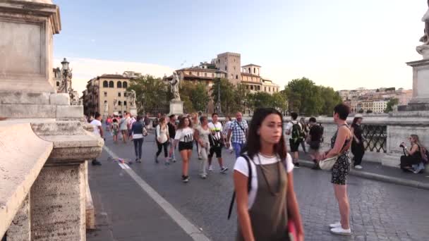 5 septiembre 2017: Roma, Italia. Turismo en la gran ciudad, mucha gente y arquitectura — Vídeos de Stock