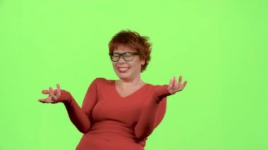 Kadın adam farklı palyaçoluk ortaya. Yeşil ekran