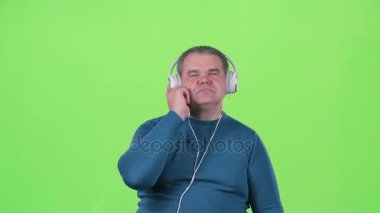 MN kulaklıklar müzik dinlemek. Yeşil ekran