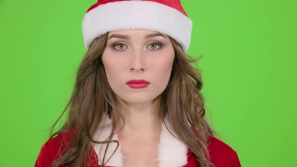 Santas asystent zaczyna się uśmiecha. Zielony ekran. Z bliska — Wideo stockowe