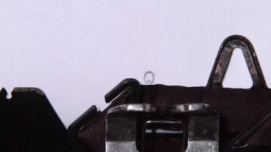 Oluşturucu kaliteli malzeme alır. Yakın çekim