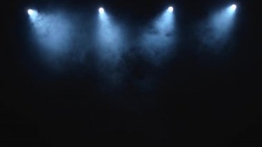 Duman ile soyut beyaz spot ışığı