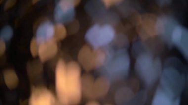 Bicolor bokeh ışıklar kalp şeklinde tarafından aydınlatılmış
