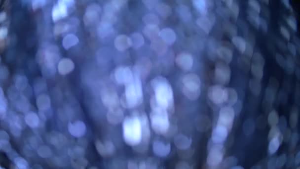 Abstracte donker blauwe kerst garland lichten wazig bokeh achtergrond — Stockvideo