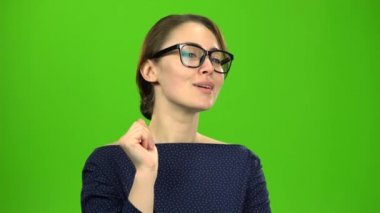 Öğretmen sınıfta kim cevap verecek seçer. Yeşil ekran