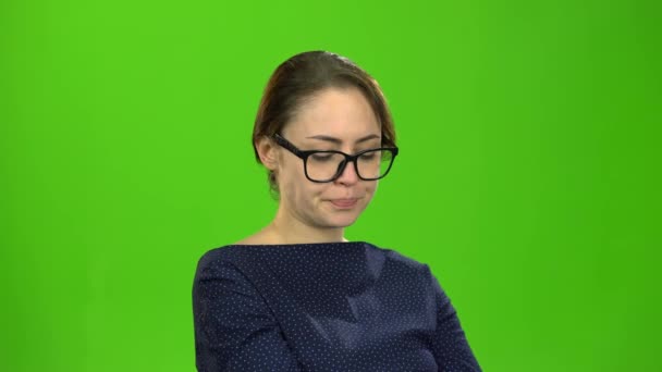 Frau ist beleidigt, wütend auf ihren Freund zu sein. Green Screen — Stockvideo