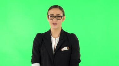 Hüsrana uğramış kız vay canına diyor. Yeşil Ekran