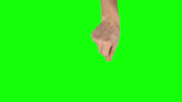 Мужская рука выполняет двойной свайп вниз на экране планшета жест на зеленом экране. Закрыть — стоковое видео
