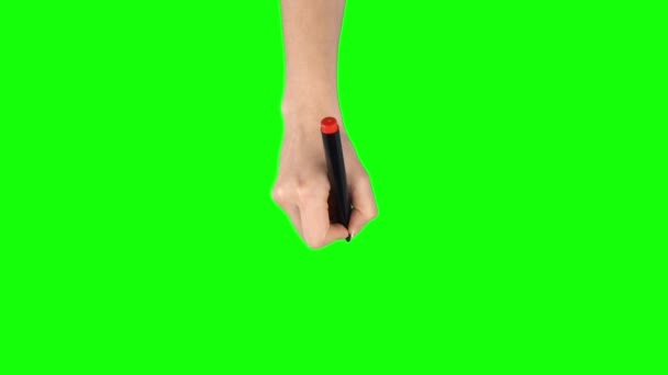 Vrouwelijke Hand met Rode Marker Schrijft op Groene Scherm Achtergrond. Sluiten — Stockvideo