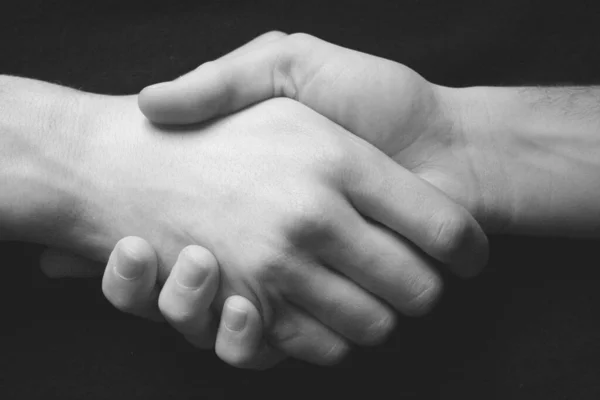 Männer Beim Händeschütteln Händedruck Nahaufnahme Kollegen Schütteln Hände Geschäftsleute Partnerschaft — Stockfoto