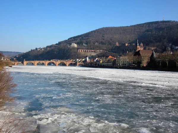 Heidelberg winter - frozen Neckar — Stock Photo, Image