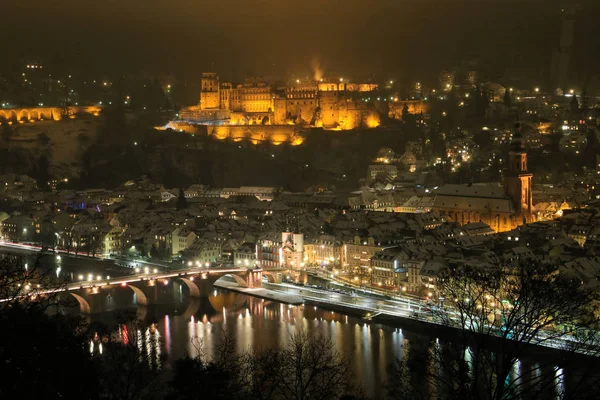 Heidelberg castle ve Old Bridge kış geceleri