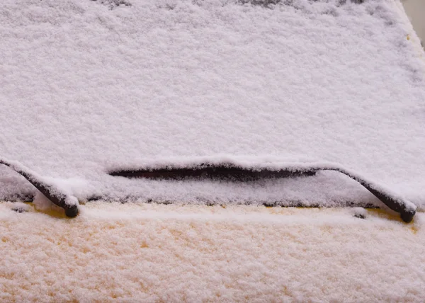 Γυαλί Αυτοκινήτου Και Εμπρόσθιοι Οπίσθιοι Μετρητές Όρασης Στο Χιόνι Μετά — Φωτογραφία Αρχείου